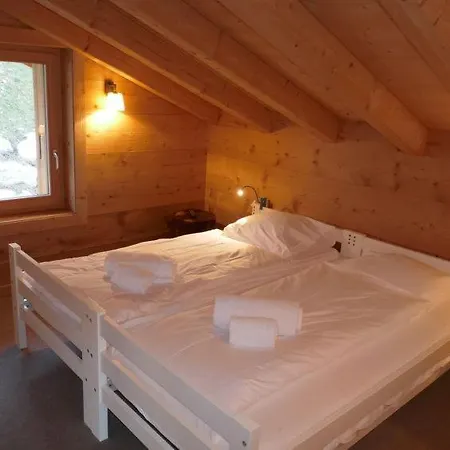Haute Sleeps 10 Wifi 度假居 南达